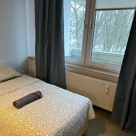 Apartment 200 Qm Wohnug Mit Sonnenterrasse Und Wintergarten *