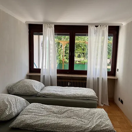 200 Qm Wohnug Mit Sonnenterrasse Und Wintergarten * Hanovre