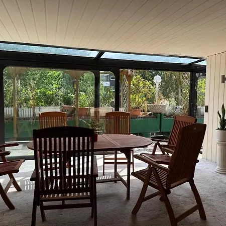 Διαμέρισμα 200 Qm Wohnug Mit Sonnenterrasse Und Wintergarten