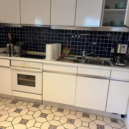 200 Qm Wohnug Mit Sonnenterrasse Und Wintergarten *